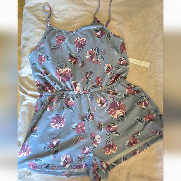 NWT Blue Floral Romper By Color Thread - Picture 10 of 10